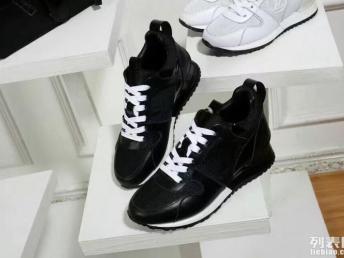 原版LV時尚潮流新款四季休閑運(yùn)動鞋廠家直銷，天津服裝鞋帽箱包運(yùn)動服批發(fā)優(yōu)選